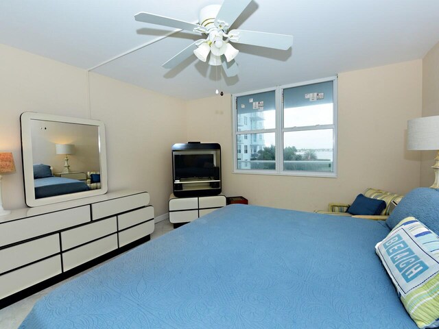 bedroom featuring ceiling fan