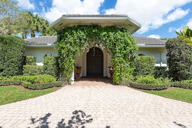 view of front of property