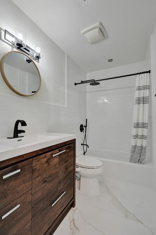 full bathroom featuring decorative backsplash, vanity, shower / bath combination with curtain, and toilet