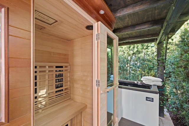 view of sauna / steam room