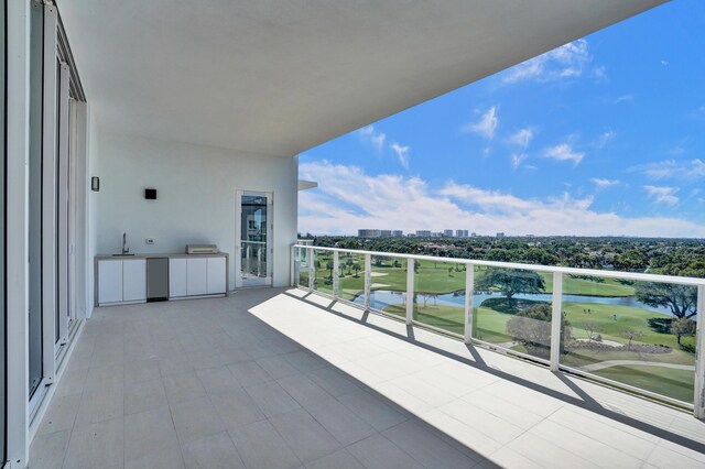 unfurnished room featuring visible vents and baseboards