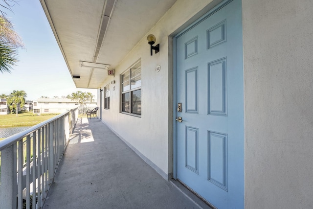 balcony featuring covered porch