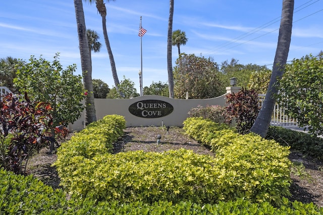 view of community / neighborhood sign