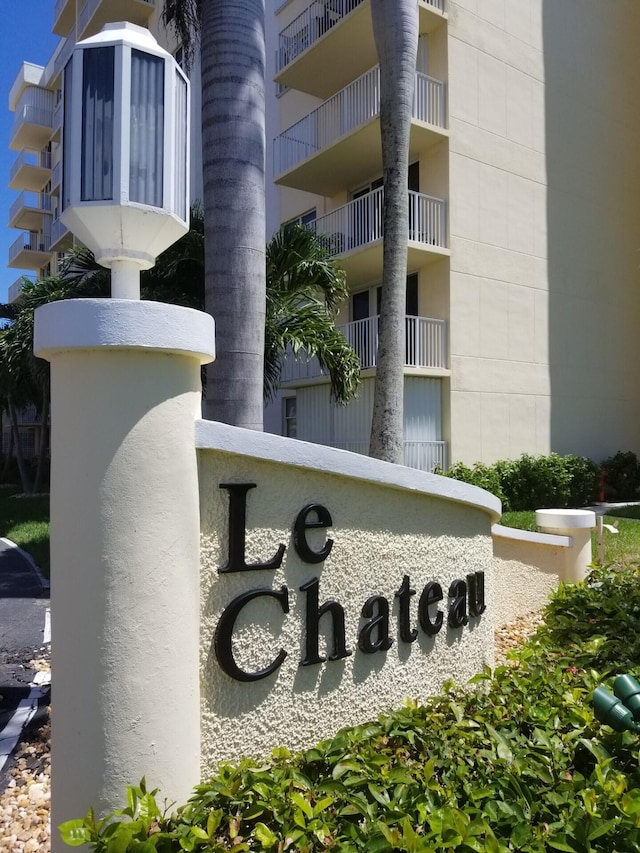 view of community / neighborhood sign