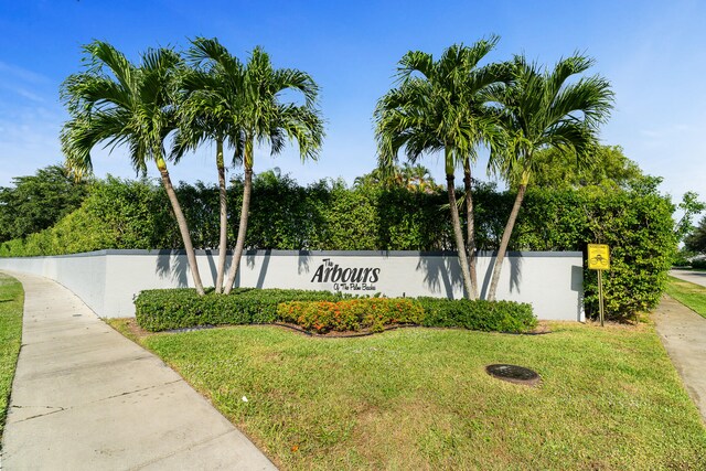 view of community / neighborhood sign