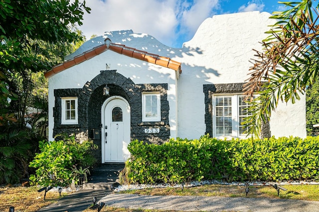 view of front facade