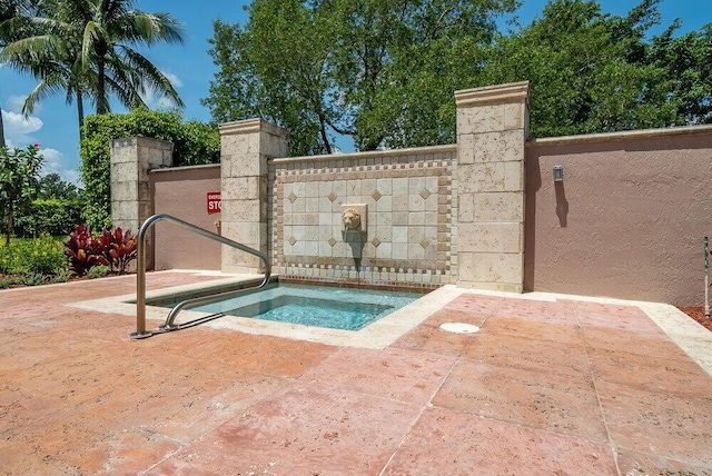 view of swimming pool