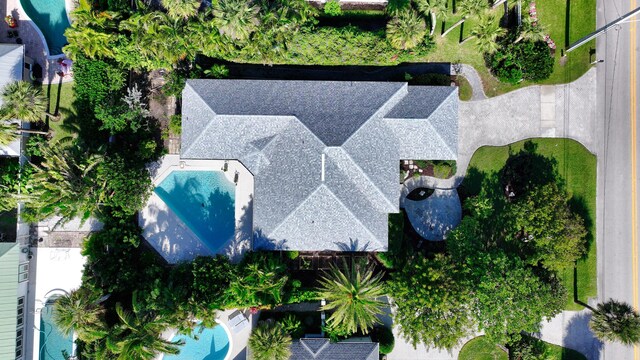 3645 Ocean Dr, Vero Beach, FL 32963 - aerial view of property and surrounding area with a pool