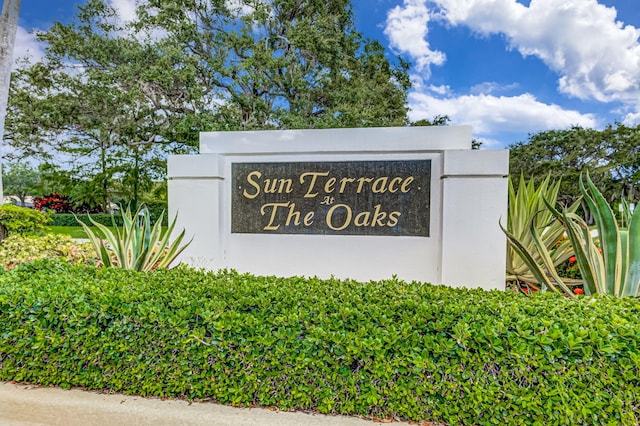 view of community / neighborhood sign