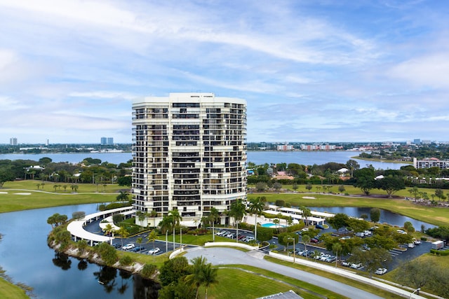 bird's eye view featuring a water view