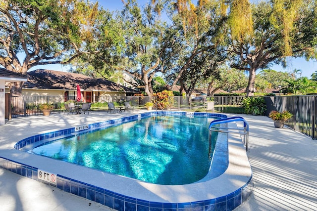 11282 Glen Oaks Ct Unit 31-C, North Palm Beach, FL 33408 - community pool with a patio area