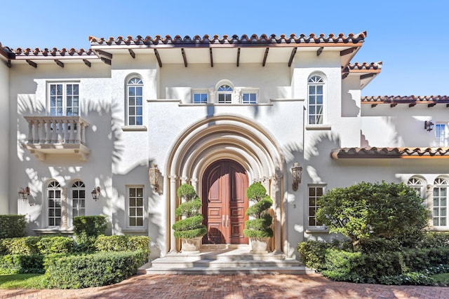 view of mediterranean / spanish-style house