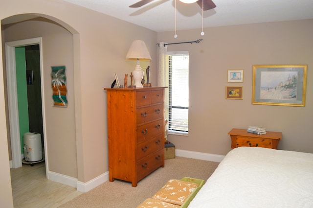 bedroom with ceiling fan