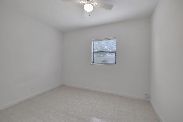 empty room featuring ceiling fan