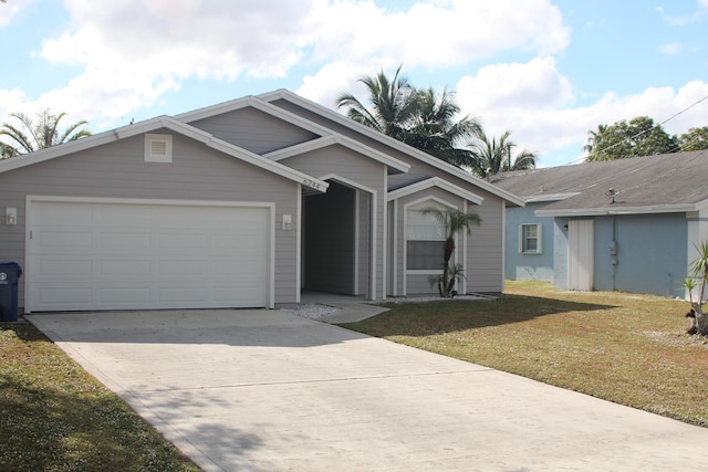 single story home featuring a front lawn