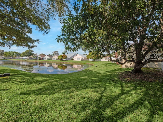 view of yard featuring a water view