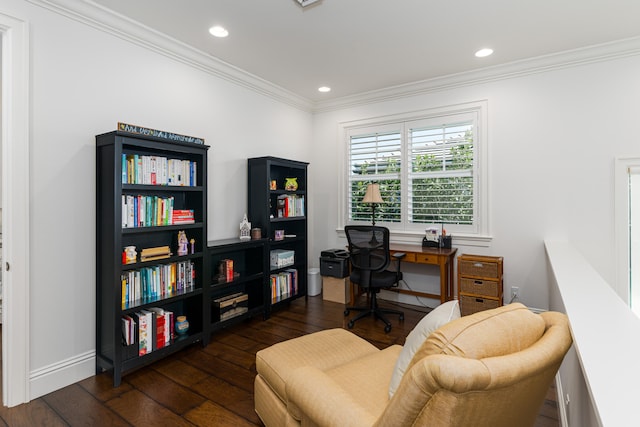 office with baseboards, ornamental molding, dark wood-style flooring, and recessed lighting