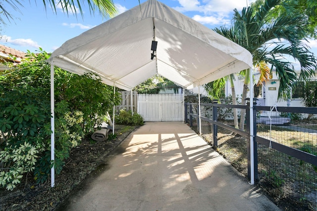 726 N E St, Lake Worth Beach, FL 33460 - view of patio with a gate