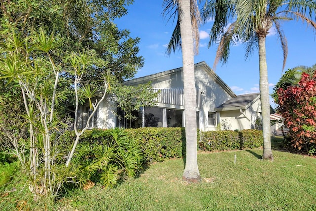 exterior space featuring a lawn