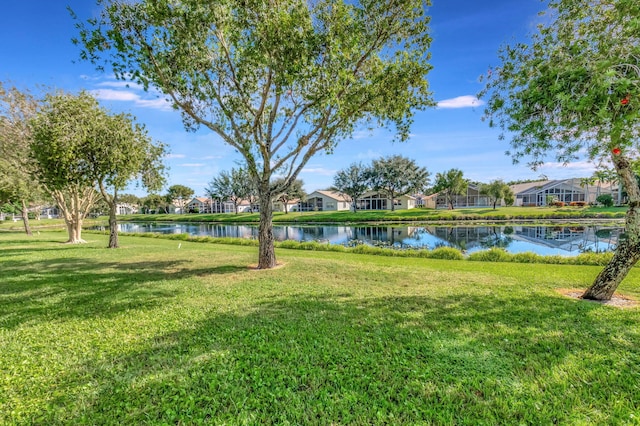 view of yard featuring a water view