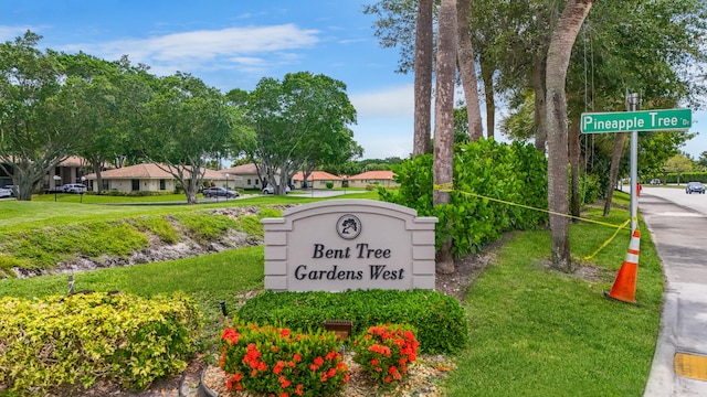 view of community / neighborhood sign