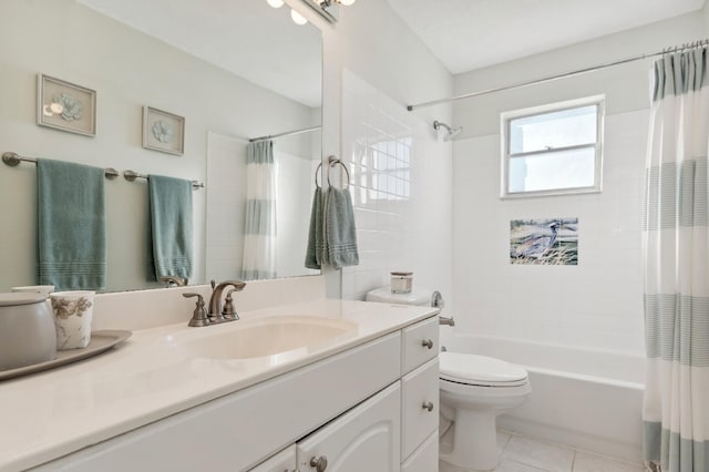 full bathroom featuring tile patterned floors, vanity, shower / bath combo, and toilet