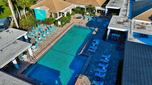 view of swimming pool