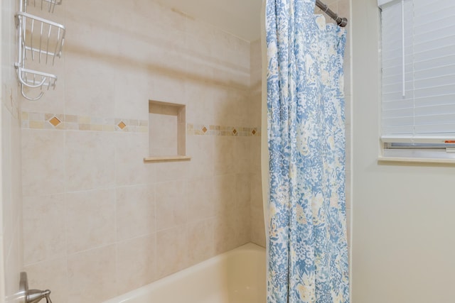 bathroom featuring shower / bath combo