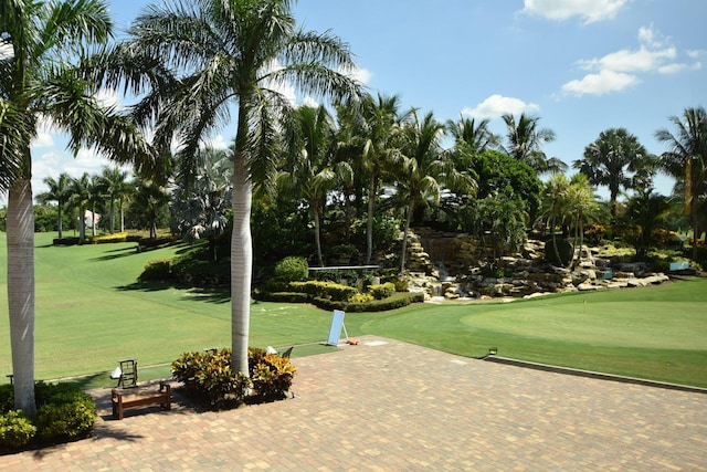 7230 Clunie Pl Unit 15403, Delray Beach, FL 33446 - view of property's community featuring view of golf course and a putting green