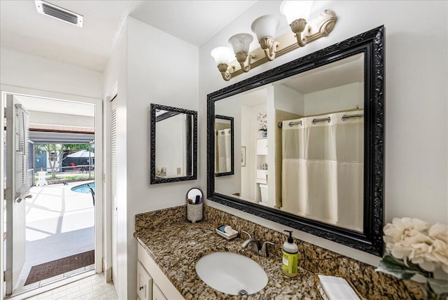 bathroom with vanity