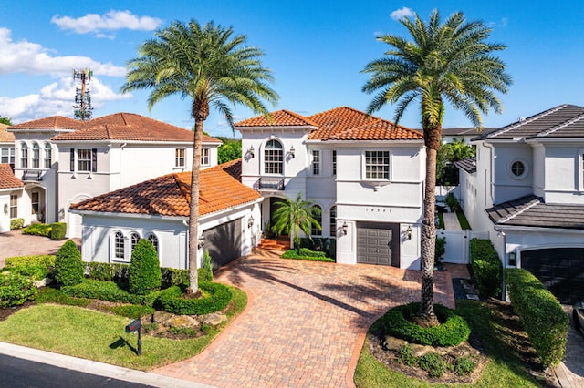 view of mediterranean / spanish-style house