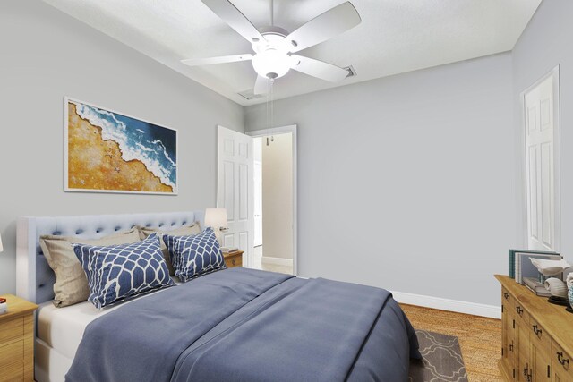 sunroom / solarium with ceiling fan