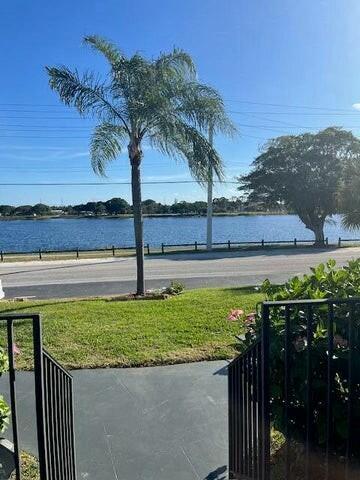 view of yard featuring a water view