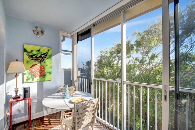 view of sunroom / solarium