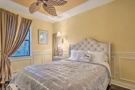 bedroom with ceiling fan