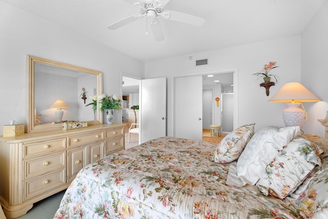 bedroom with ceiling fan