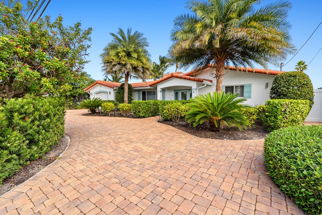 view of front of house featuring a garage