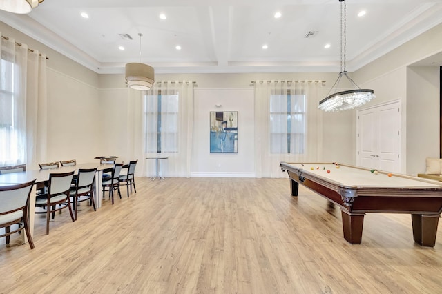 rec room featuring light hardwood / wood-style floors, crown molding, and pool table