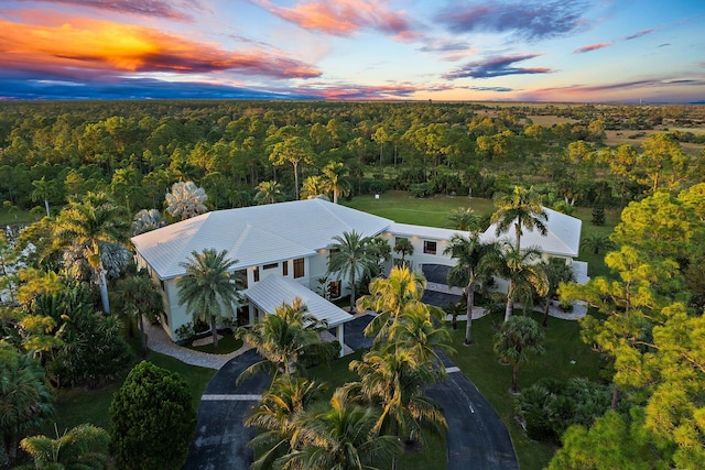 view of aerial view at dusk