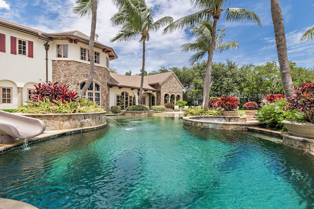 view of swimming pool