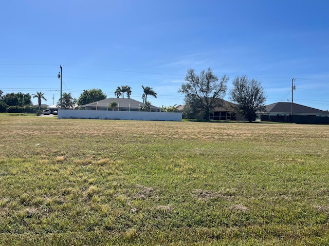 Listing photo 3 for 1980 Diplomat Pkwy W, Cape Coral FL 33993