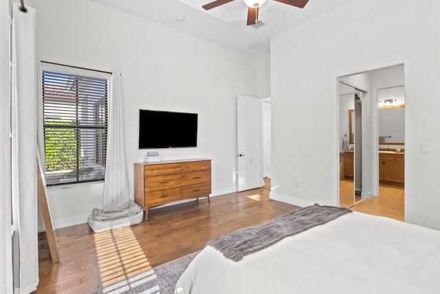 living room with dark wood-type flooring and sink