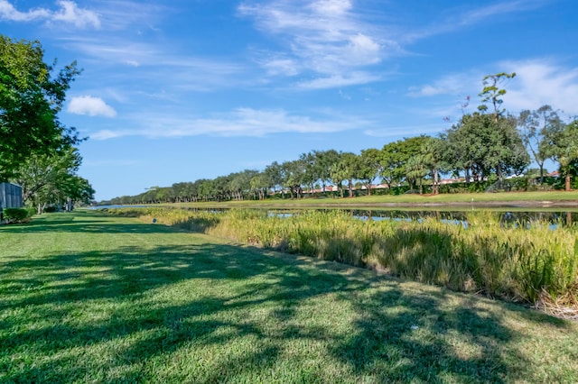 view of yard featuring a water view