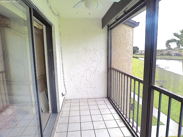 balcony featuring ceiling fan