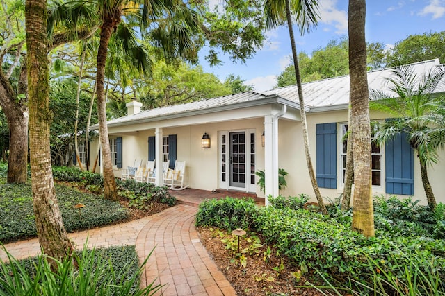 ranch-style house with a porch