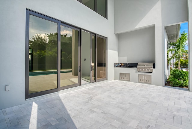 18416 Symphony Ct, Jupiter, FL 33458 - view of patio featuring a sink