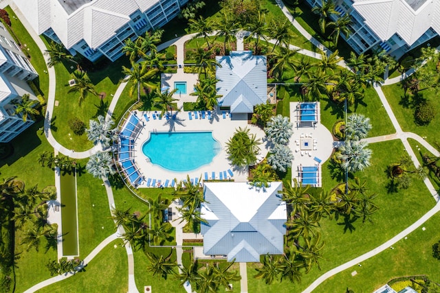 545 Bay Colony Dr N, Juno Beach, FL 33408 - bird's eye view of a pool