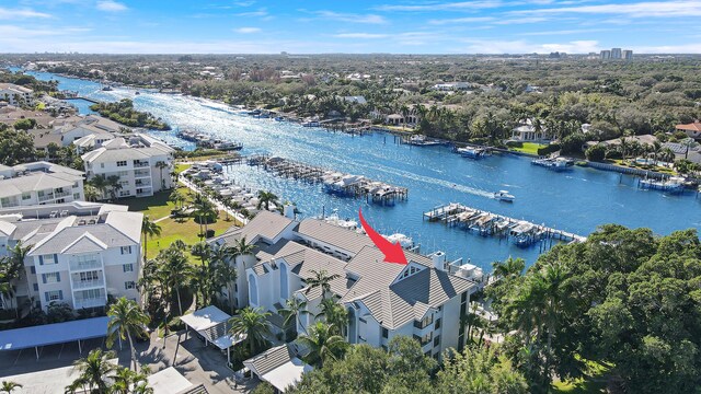 545 Bay Colony Dr N, Juno Beach, FL 33408 - aerial view of residential area featuring a large body of water