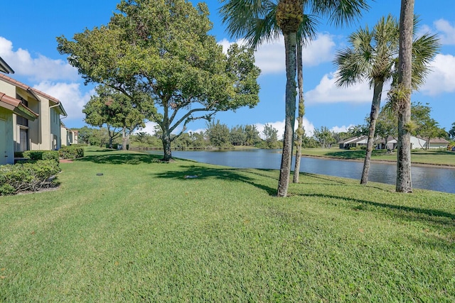 view of yard featuring a water view