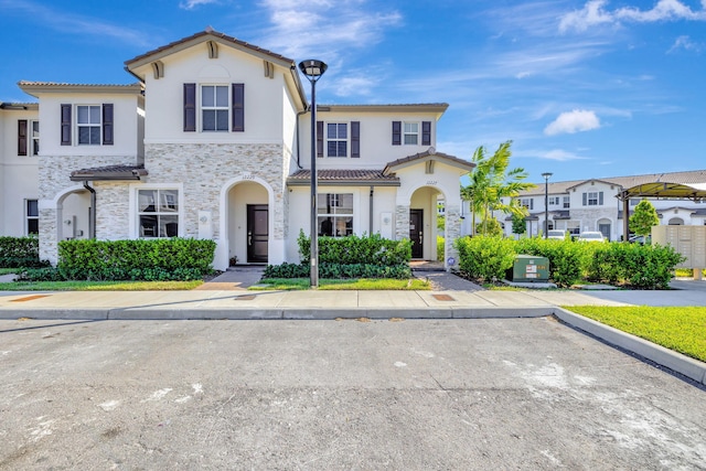 view of front of property